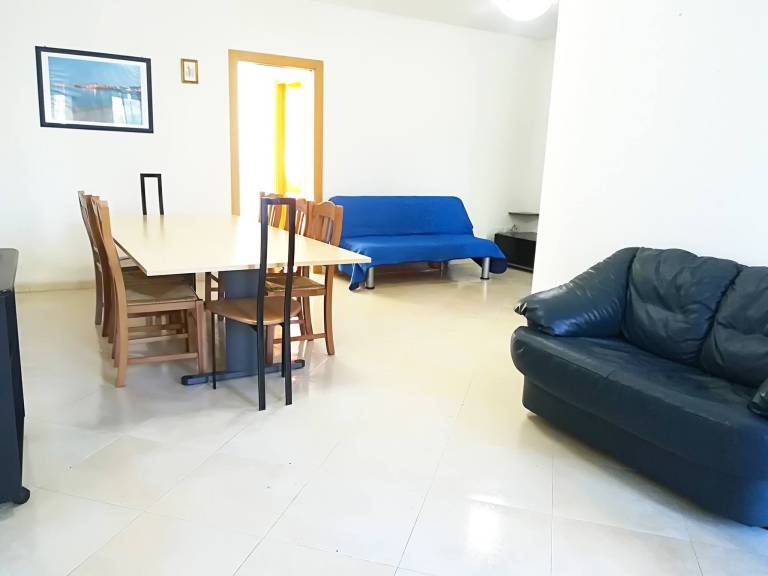 Apartment with yard in Giurdignano