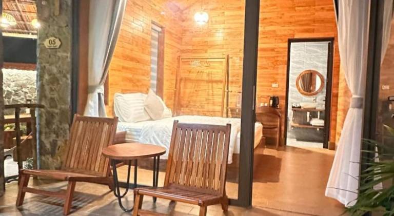 Family-oriented rental apartment with BBQ, yard & patio | Perfect for remote work | Pets allowed — photo 4