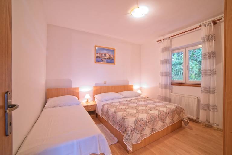 One bedroom apartment with balcony and sea view Supetarska Draga - Gonar, Rab (A-22586-b) — photo 5