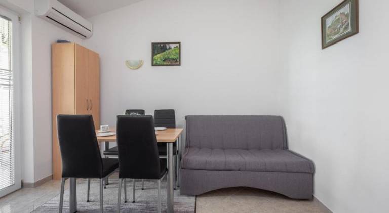 Rental apartment with garden, barbecue & terrace — photo 3