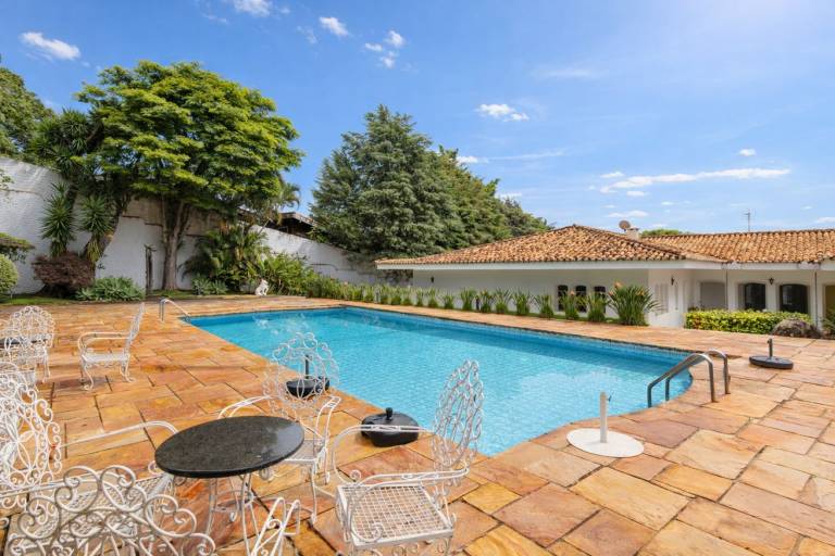 Vacation home with patio, garden & barbeque — photo 4