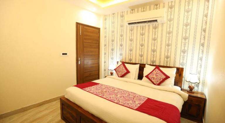 Hotel Lavit Couple Friendly near Faridabad Metro station