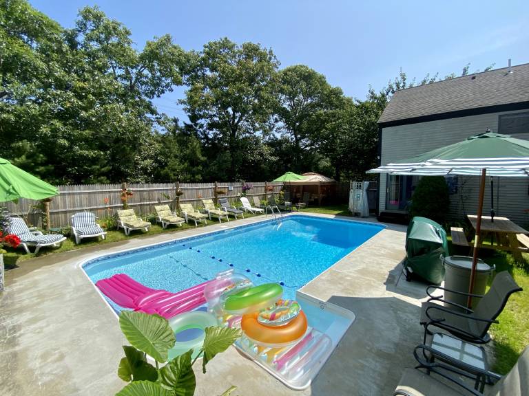 House with barbeque & private pool — photo 2