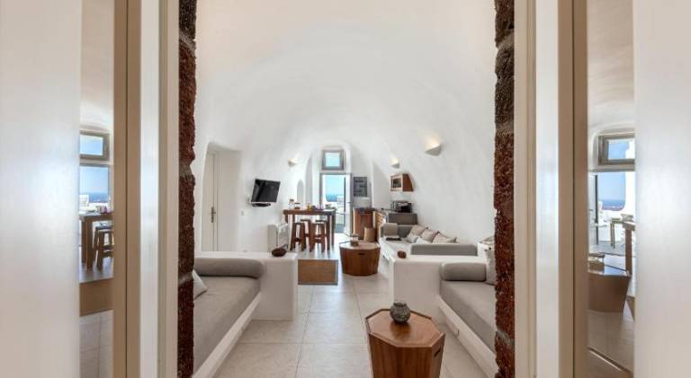 Villa with hot tub | Pet-friendly — photo 2