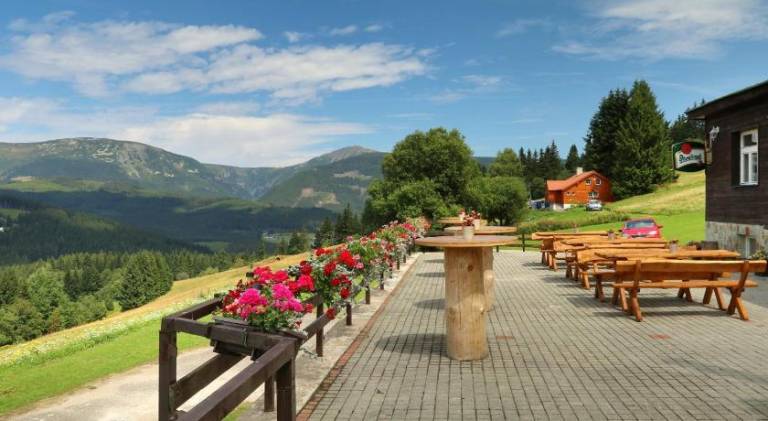 Lodge with garden, grill & terrace — photo 4