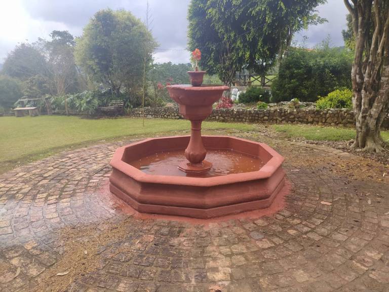 Villa with terrace, barbeque & private pool in Guarne