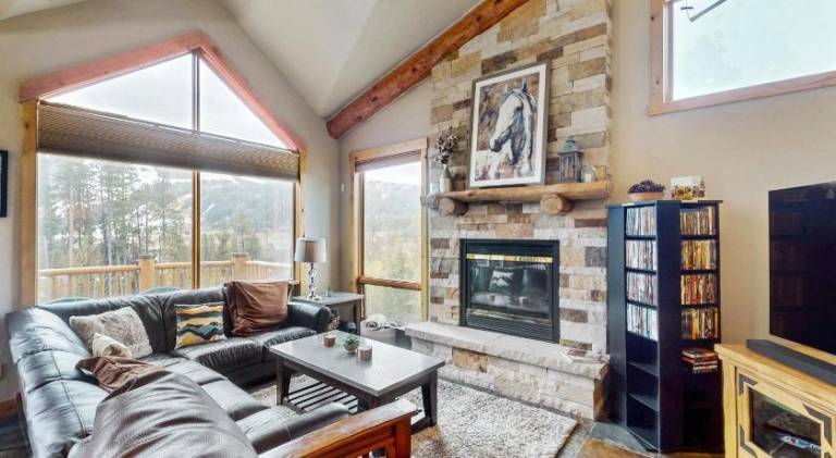 Fully equipped lovely vacation home with patio, pool & jacuzzi | Good for workation | Dogs allowed — photo 2