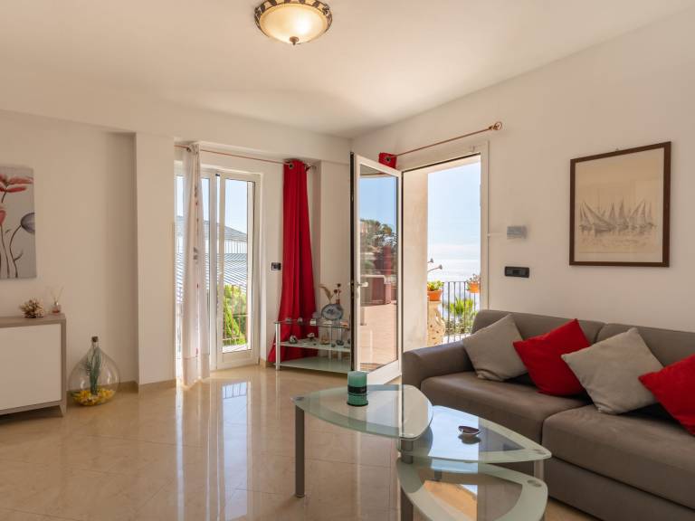 Holiday apartment with terrace, barbecue & garden | Sea view — photo 5