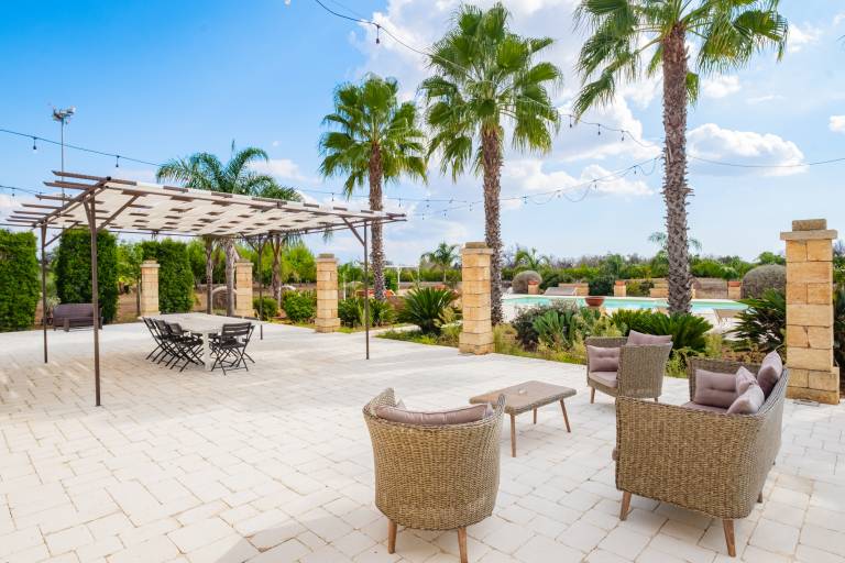 Family-friendly nice villa with BBQ, private pool & yard | Nature view | Pet-friendly — photo 4