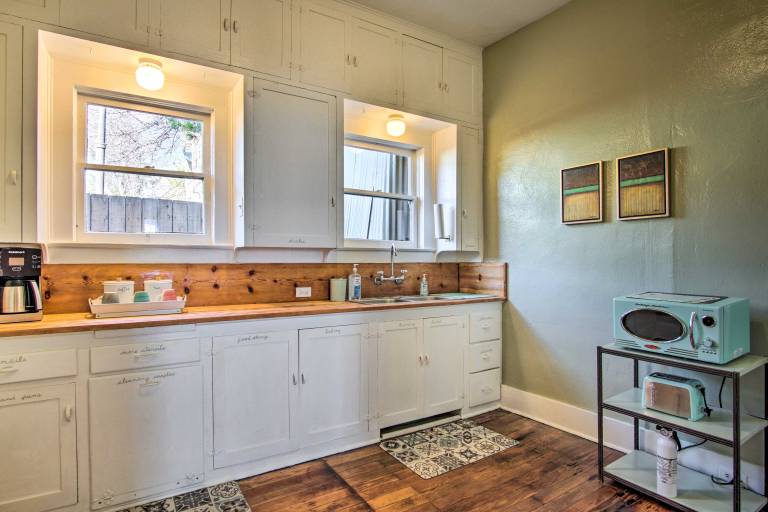 Bisbee Home: Fantastic Views & Walkable Location! — photo 2