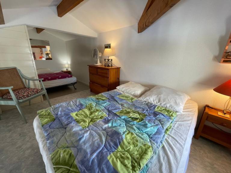 Secluded Forest House with Pool, Terrace & Parking, 15-min Walk to Beach! — photo 5