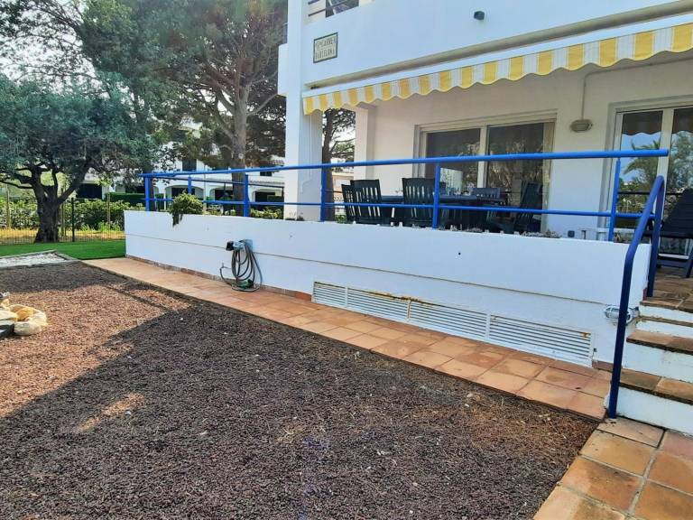 Family apartment with garden and terrace near the beach in Llançà — photo 5