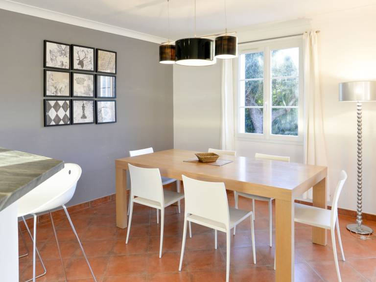 Fully equipped lovely vacation home with terrace, yard & private pool | Pet-friendly — photo 4