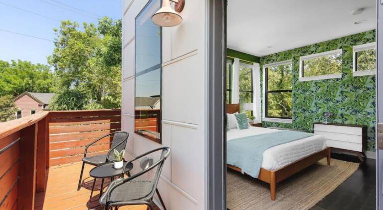 Vacation home with terrace — photo 3
