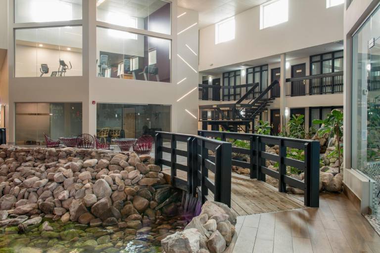 Coast Nisku Inn & Conference Centre — photo 4