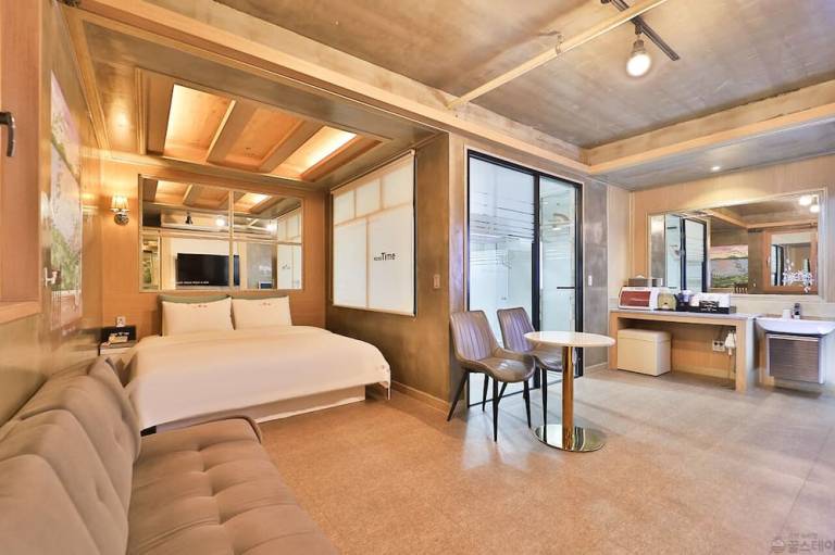 Time Hotel