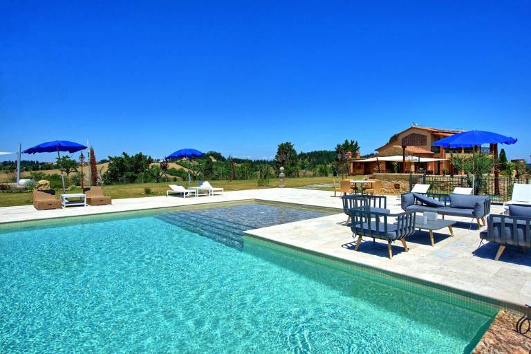 Villa with terrace, private pool & jacuzzi in Peccioli