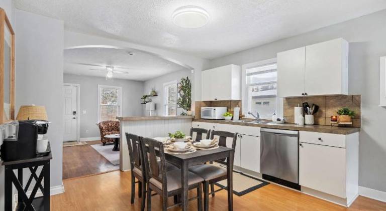 Sylvan Lake Nook Family-Friendly and Close to Beach — photo 3