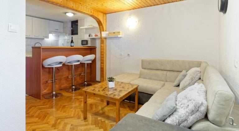Apartment with 2 rooms for 4 persons in Tar-Vabriga