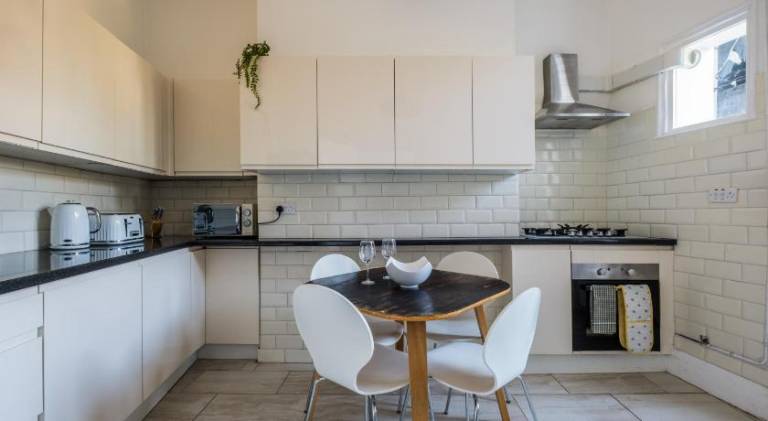 House | Close to Brighton Palace Pier | Next to the beach | Pet-friendly — photo 3
