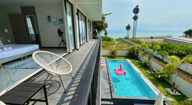 Villa with pool & jacuzzi — photo 4