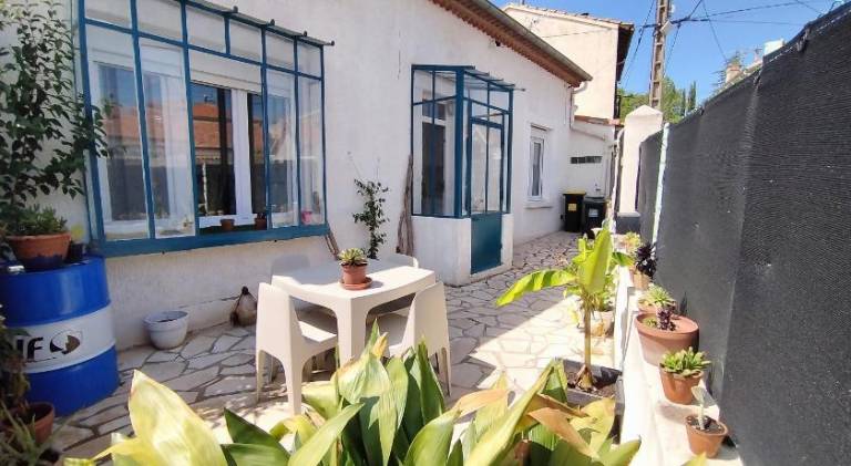 Villa with 1 room for 2 persons in Villeneuve-les-Beziers