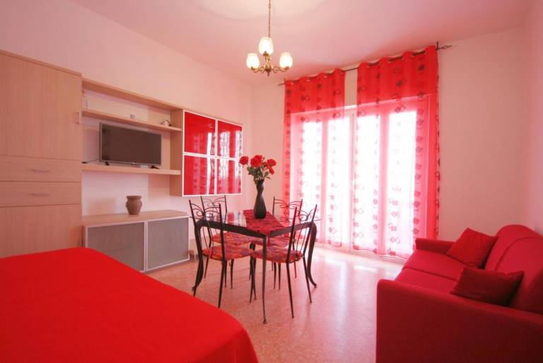 Family-friendly charming apartment with terrace | Sea view | Close to the beach | Pets are welcome — photo 4