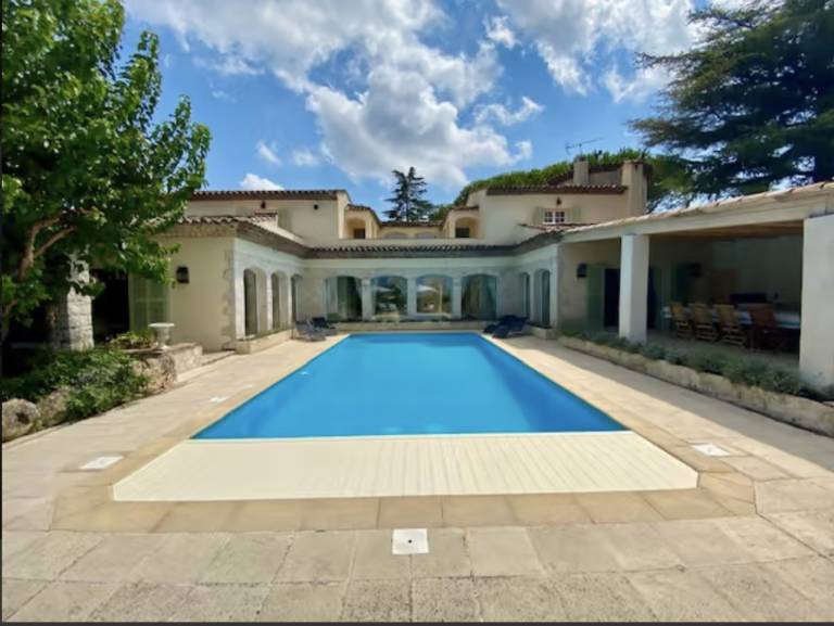 Villa with pool, garden & patio — photo 3