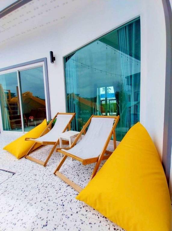 Villa with pool & grill — photo 3