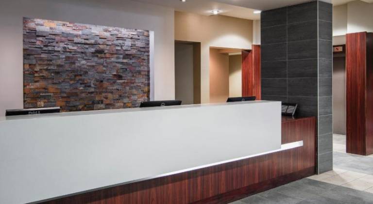 Viscount Gort Hotel, Banquet & Conference Centre — photo 5