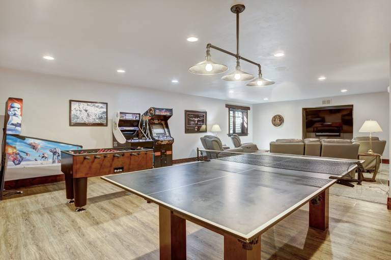 Double Diamond Lodge by the Nordic Ski Trails! Luxury, Views, Foosball, xBox, & Billiards — photo 3