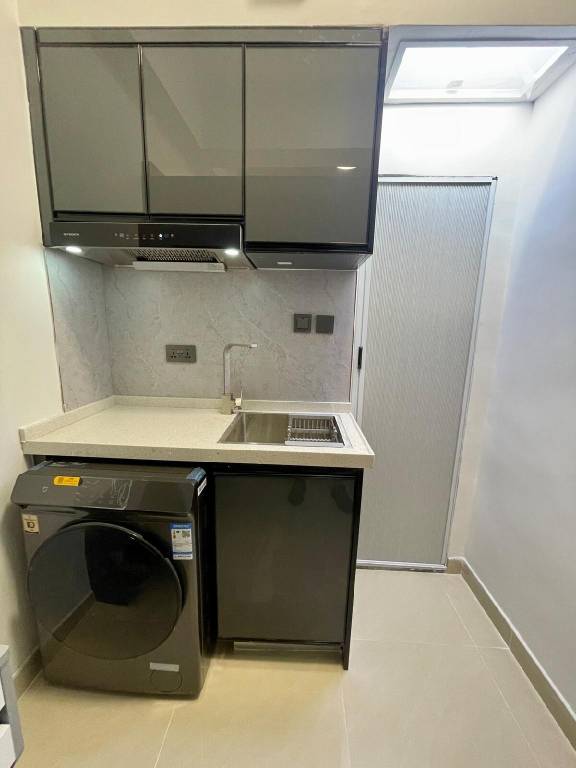 V3: Private Suite with Washer, 30 Sec to Jordan MTR — photo 3