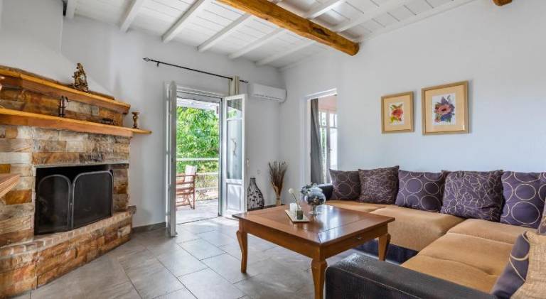 House with 2 rooms for 4 persons — photo 3