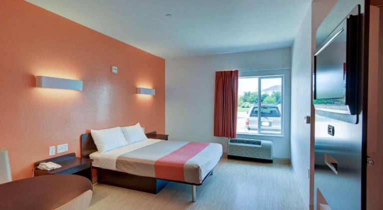 Motel 6 Roanoke, TX - Northlake - Speedway — photo 2