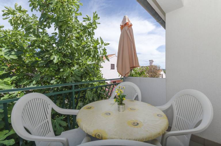 Holiday apartment with grill | Garden view — photo 3