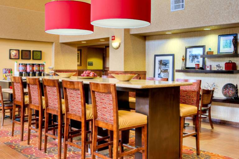 Hampton Inn & Suites Palmdale — photo 5