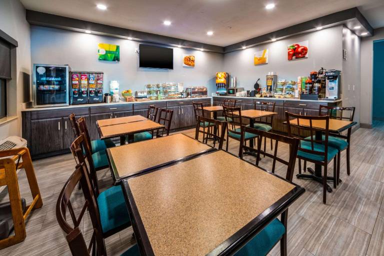 Quality Inn & Suites Danville East — photo 4