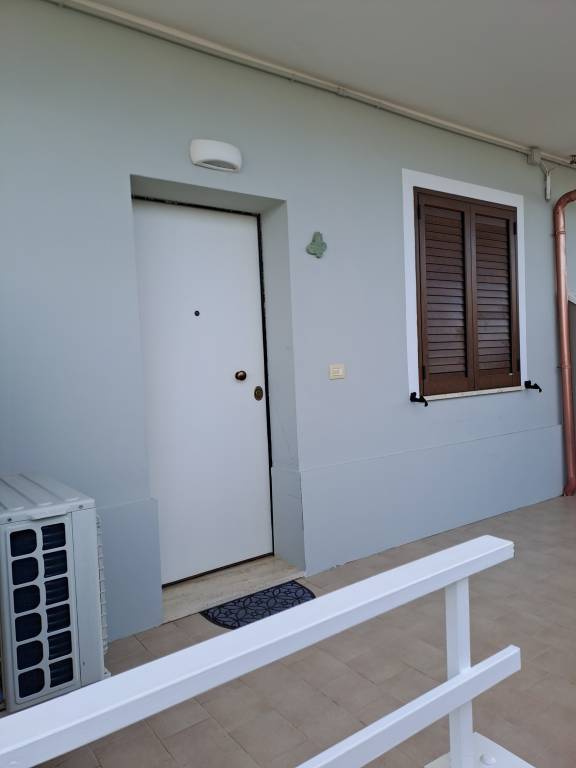 Apartment with patio — photo 5