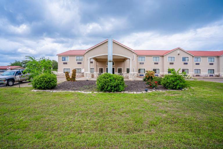 Texan Inn By OYO Beeville US-181 in Beeville, TX