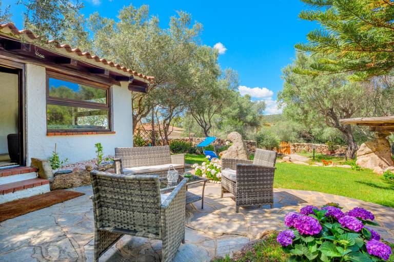 Villa 'Pirina' with Private Terrace, Wi-Fi and Air Conditioning — photo 2