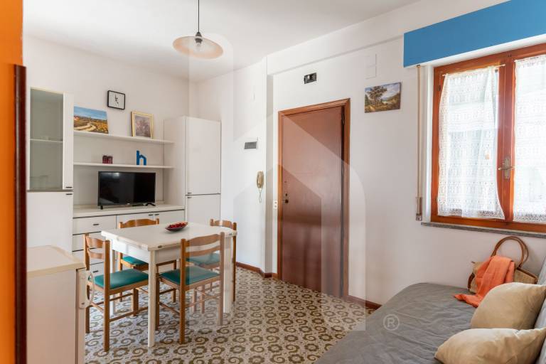 Holiday apartment with terrace | Beach view in Pineto
