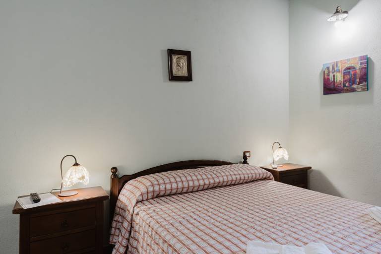 Agriturismo Ponte Calatrasi Room 'Relax 15' with shared pool, Wi-Fi and air conditioning — photo 4