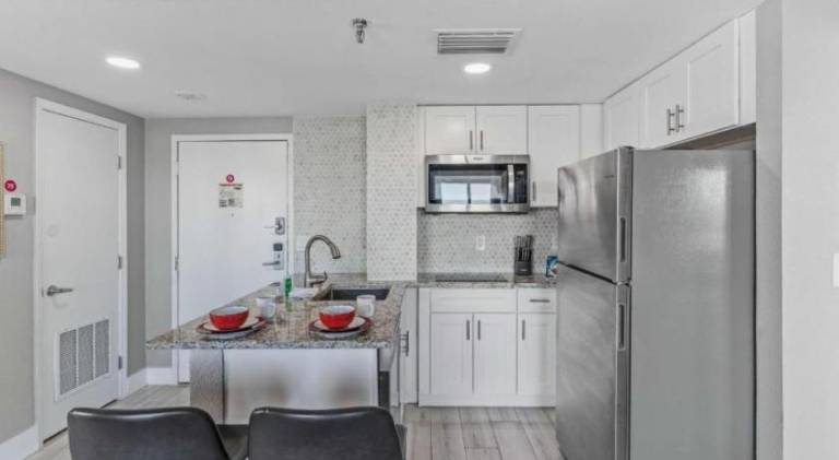 Rental apartment with hot tub & pool | Pets are welcome — photo 4