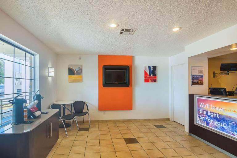 Motel 6 Lawton, OK — photo 3