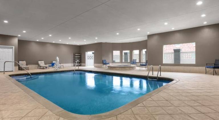La Quinta Inn & Suites by Wyndham Belton - Temple South — photo 4