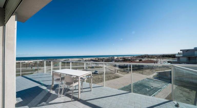 Lovely serviced apartment with private pool, patio & garden | Next to the beach | Pets allowed — photo 5