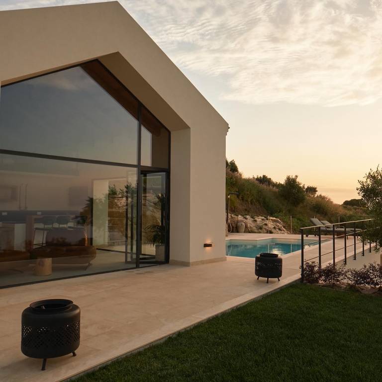 Family-friendly beautiful villa with grill, yard & private pool | Sea view | Pets allowed — photo 4