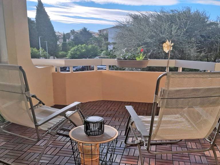 Fully equipped rental apartment with terrace | Pets allowed — photo 4