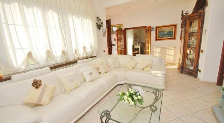 Holiday apartment with 3 rooms for 5 persons in Camaiore