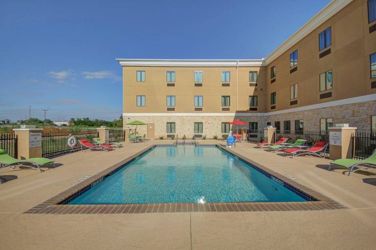 Holiday Inn Express Carrizo Springs By IHG — photo 3